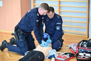 Uczestnicy podczas wojewódzkiego finału zawodów ratowników medycznych