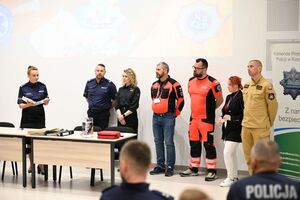Uczestnicy podczas wojewódzkiego finału zawodów ratowników medycznych