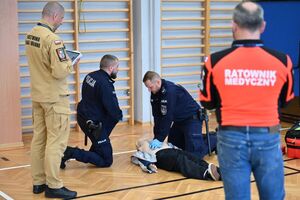 Uczestnicy podczas wojewódzkiego finału zawodów ratowników medycznych
