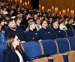 Osoby oraz funkcjonariusze podczas wydarzenia „Defence and Security Forum”