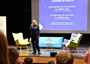 Osoby oraz funkcjonariusze podczas wydarzenia „Defence and Security Forum”