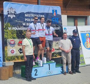Podkarpaccy policjanci na podium zawodów sportowych