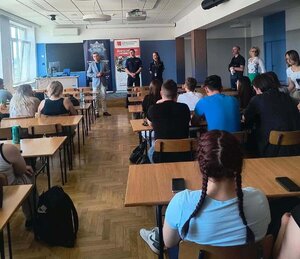 Policjanci Sekcji Doboru KWP w Rzeszowie promowali służbę w Policji wśród studentów w Krośnie