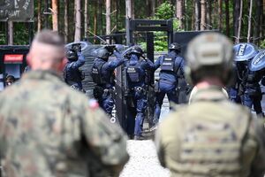 Policjanci podczas szkolenia