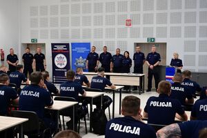 Funkcjonariusze podczas wojewódzkiego finału konkursu par patrolowych