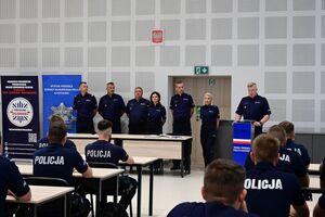 Funkcjonariusze podczas wojewódzkiego finału konkursu par patrolowych