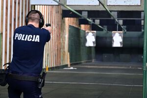 Funkcjonariusze podczas wojewódzkiego finału konkursu par patrolowych