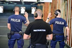 Funkcjonariusze podczas wojewódzkiego finału konkursu par patrolowych