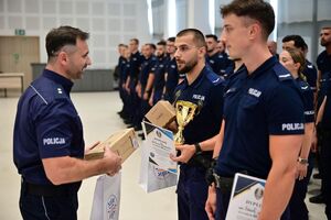 Funkcjonariusze podczas wojewódzkiego finału konkursu par patrolowych