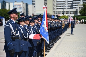 Policjanci i zaproszeni goście - podczas uroczystości Wojewódzkich Obchodów Święta Policji w Rzeszowie