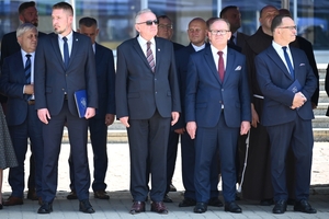 Policjanci i zaproszeni goście - podczas uroczystości Wojewódzkich Obchodów Święta Policji w Rzeszowie