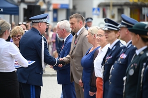 Policjanci i zaproszeni goście - podczas uroczystości Wojewódzkich Obchodów Święta Policji w Rzeszowie