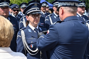 Policjanci i zaproszeni goście - podczas uroczystości Wojewódzkich Obchodów Święta Policji w Rzeszowie