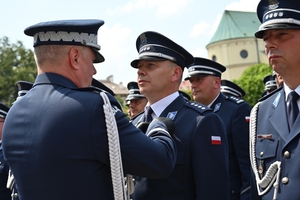 Policjanci i zaproszeni goście - podczas uroczystości Wojewódzkich Obchodów Święta Policji w Rzeszowie