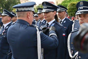 Policjanci i zaproszeni goście - podczas uroczystości Wojewódzkich Obchodów Święta Policji w Rzeszowie