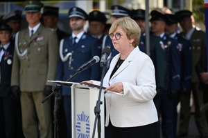 Policjanci i zaproszeni goście - podczas uroczystości Wojewódzkich Obchodów Święta Policji w Rzeszowie