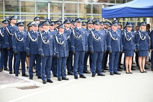 Policjanci i zaproszeni goście - podczas uroczystości Wojewódzkich Obchodów Święta Policji w Rzeszowie