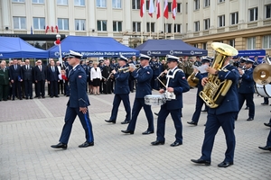 Policjanci i zaproszeni goście - podczas uroczystości Wojewódzkich Obchodów Święta Policji w Rzeszowie