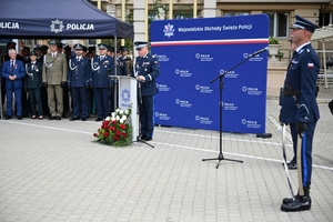 Policjanci i zaproszeni goście - podczas uroczystości Wojewódzkich Obchodów Święta Policji w Rzeszowie