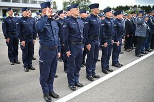 Funkcjonariusze podczas obchodów Święta Policji w rzeszowskim oddziale prewencji