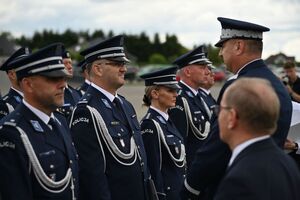 Funkcjonariusze podczas obchodów Święta Policji w rzeszowskim oddziale prewencji