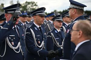 Funkcjonariusze podczas obchodów Święta Policji w rzeszowskim oddziale prewencji
