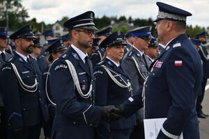 Funkcjonariusze podczas obchodów Święta Policji w rzeszowskim oddziale prewencji