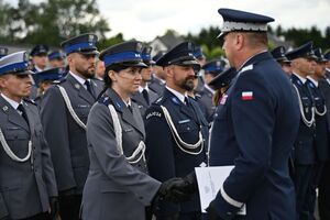 Funkcjonariusze podczas obchodów Święta Policji w rzeszowskim oddziale prewencji