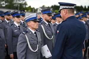 Funkcjonariusze podczas obchodów Święta Policji w rzeszowskim oddziale prewencji