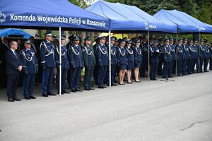 Funkcjonariusze podczas obchodów Święta Policji w rzeszowskim oddziale prewencji