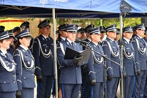 Funkcjonariusze podczas obchodów Święta Policji w rzeszowskim oddziale prewencji