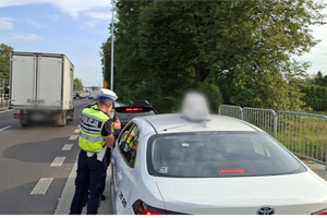 Policjanci kontrolowali przewozy osób „na aplikację” w Rzeszowie