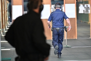 Policjanci dzielnicowi - uczestnicy konkursu, na strzelnicy Oddziału Prewencji Policji w Rzeszowie