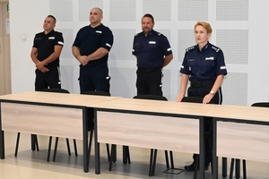 Policjanci - uczestnicy szkolenia zawodowego podoficerskiego na auli Oddziału Prewencji Policji w Rzeszowie