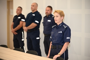 Policjanci - uczestnicy szkolenia zawodowego podoficerskiego na auli Oddziału Prewencji Policji w Rzeszowie