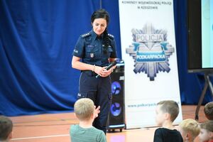 Policjantki podczas spotkania z uczniami