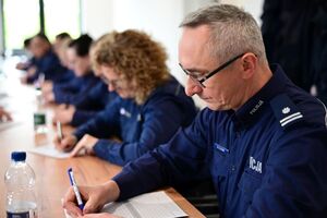 Policjanci podczas eliminacji do II Ogólnopolskiego Konkursu dla policjantów rzeczników dyscyplinarnych