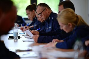 Policjanci podczas eliminacji do II Ogólnopolskiego Konkursu dla policjantów rzeczników dyscyplinarnych
