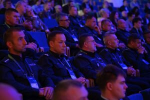 Policjanci podczas Carpathian Drone Summit 2026