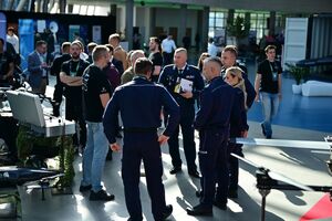 Policjanci podczas Carpathian Drone Summit 2026