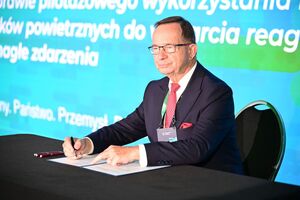 Policjanci podczas Carpathian Drone Summit 2026