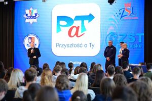 policjanci podczas castingu „Przyszłość a Ty”