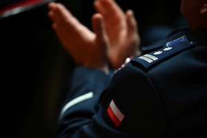 Policjanci, zaproszeni goście oraz uczestnicy programy Przyszłość a Ty