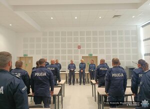 Zakończenie szkolenia aspiranckiego, na zdjęciu kadra kierownicza oraz funkcjonariusze