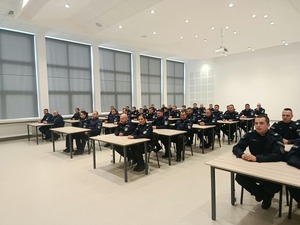 Zakończenie szkolenia aspiranckiego, na zdjęciu kadra kierownicza oraz funkcjonariusze