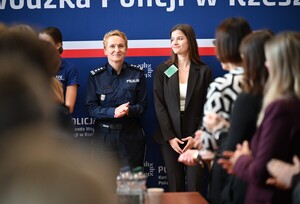 Policjantki i pracownice cywilne garnizonu podkarpackiego wzięły udział w wyjątkowym wydarzeniu - konferencji prozdrowotnej. Organizatorem przedsięwzięcia był nadinsp. Andrzej Patrzałek, Komendant Wojewódzki Policji w Rzeszowie, a spotkanie odbyło się w budynku komendy. Uczestniczki miały możliwość nie tylko skorzystać z porad specjalistów, ale także z badań.