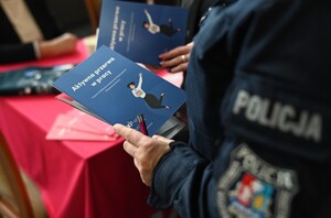 Policjantki i pracownice cywilne garnizonu podkarpackiego wzięły udział w wyjątkowym wydarzeniu - konferencji prozdrowotnej. Organizatorem przedsięwzięcia był nadinsp. Andrzej Patrzałek, Komendant Wojewódzki Policji w Rzeszowie, a spotkanie odbyło się w budynku komendy. Uczestniczki miały możliwość nie tylko skorzystać z porad specjalistów, ale także z badań.