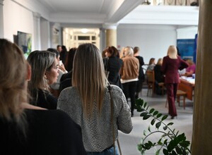 Policjantki i pracownice cywilne garnizonu podkarpackiego wzięły udział w wyjątkowym wydarzeniu - konferencji prozdrowotnej. Organizatorem przedsięwzięcia był nadinsp. Andrzej Patrzałek, Komendant Wojewódzki Policji w Rzeszowie, a spotkanie odbyło się w budynku komendy. Uczestniczki miały możliwość nie tylko skorzystać z porad specjalistów, ale także z badań.