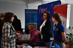 Stoiska profilaktyczne, przy których eksperci udzielają porad