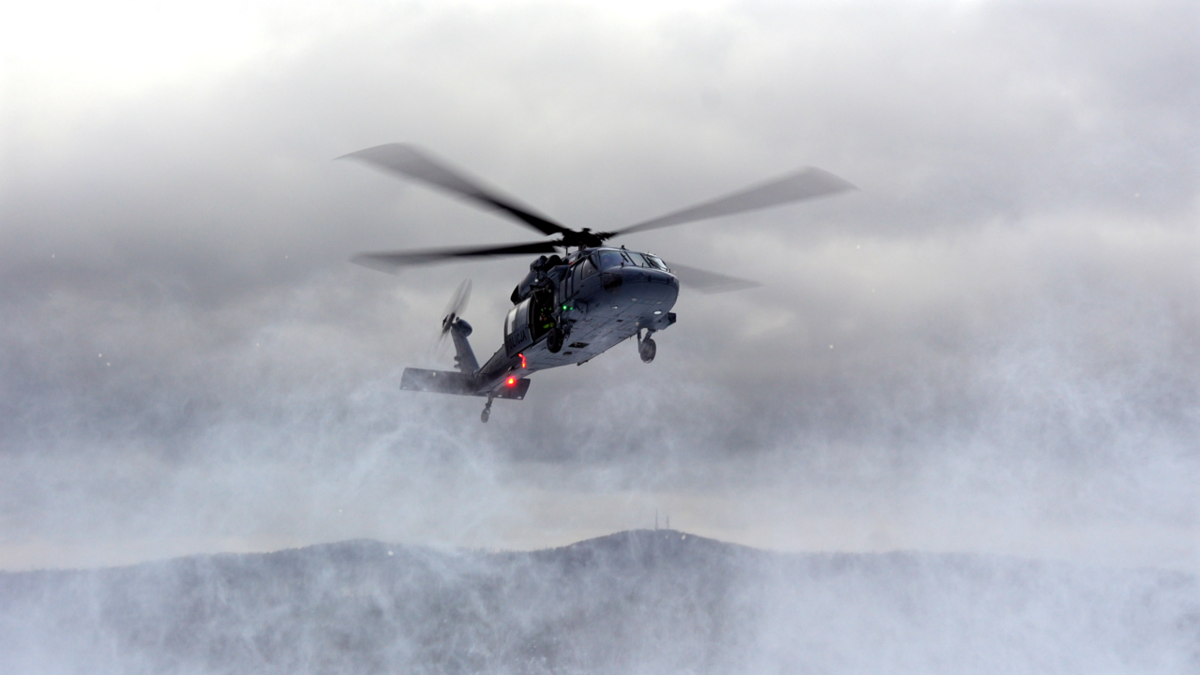 S-70i Black Hawk nad Soliną - kontrterroryści ćwiczyli w ekstremalnych warunkach